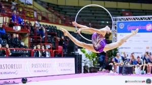 aurora fano broni aurora un cerchio sfe07276 copia simone ferraro ph copia